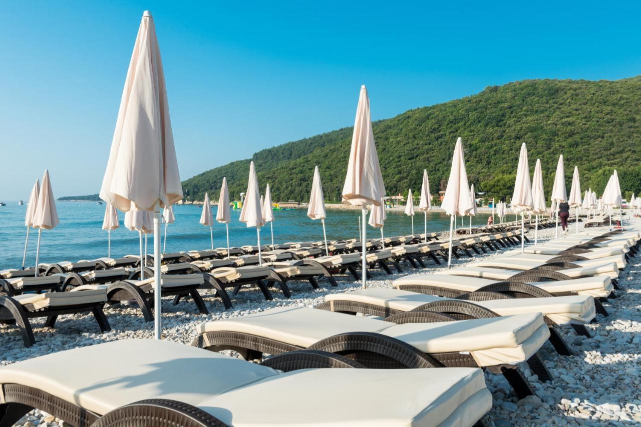 Hotel Mimosa Lido Palace - Maslinica Hotels & Resorts Rabac Eksteriør bilde