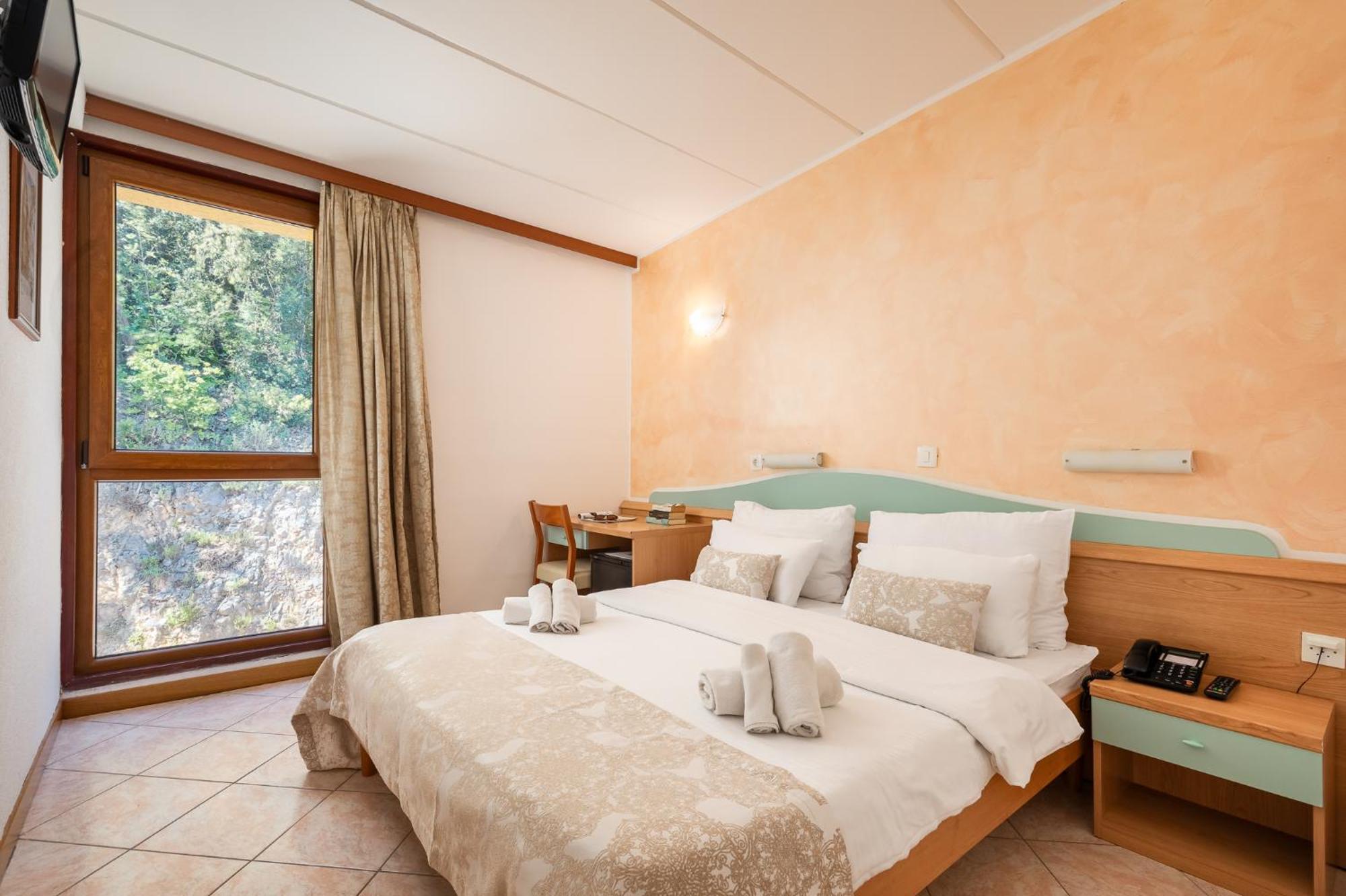 Hotel Mimosa Lido Palace - Maslinica Hotels & Resorts Rabac Rom bilde